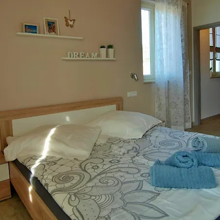 Вилла Flores In Bei Rovinj