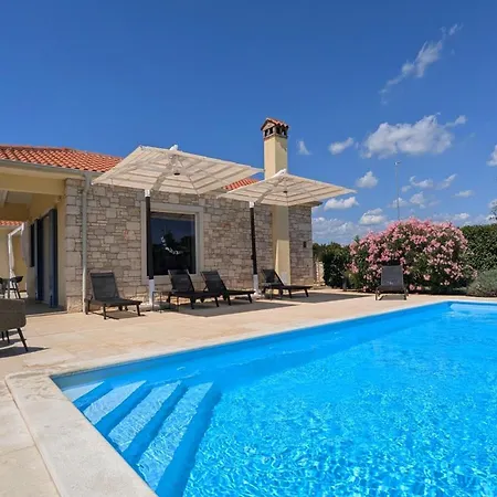 Flores In Bei Rovinj Villa Bale