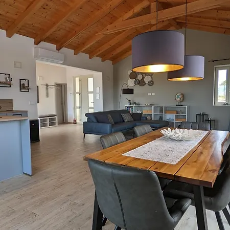 Villa Flores In Bei Rovinj Bale