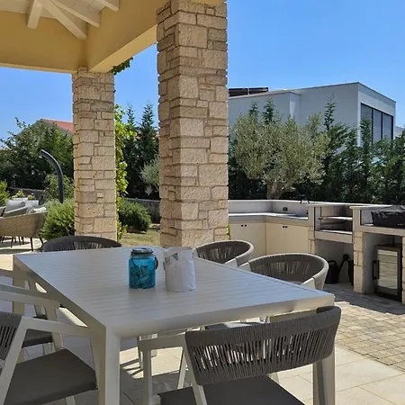Villa Flores In Bei Rovinj Bale